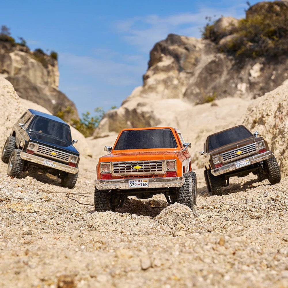 FMS-FCX24Chevrolet_1:24_Chevrolet K5 Blazer Trail Boss_Portal Axles + 2-Speed Transmission