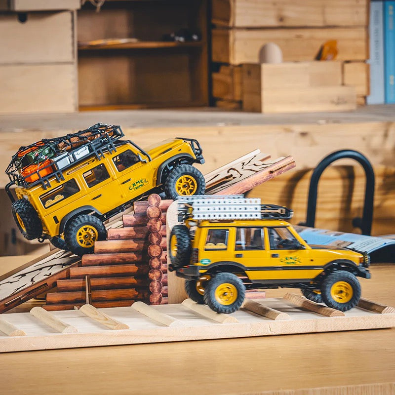 FMS-FCX24M_1:24_LAND ROVER Family_Land Rover Camel Trophy Heritage_Licensed Scaler_Portal Axles (Safari Sand)