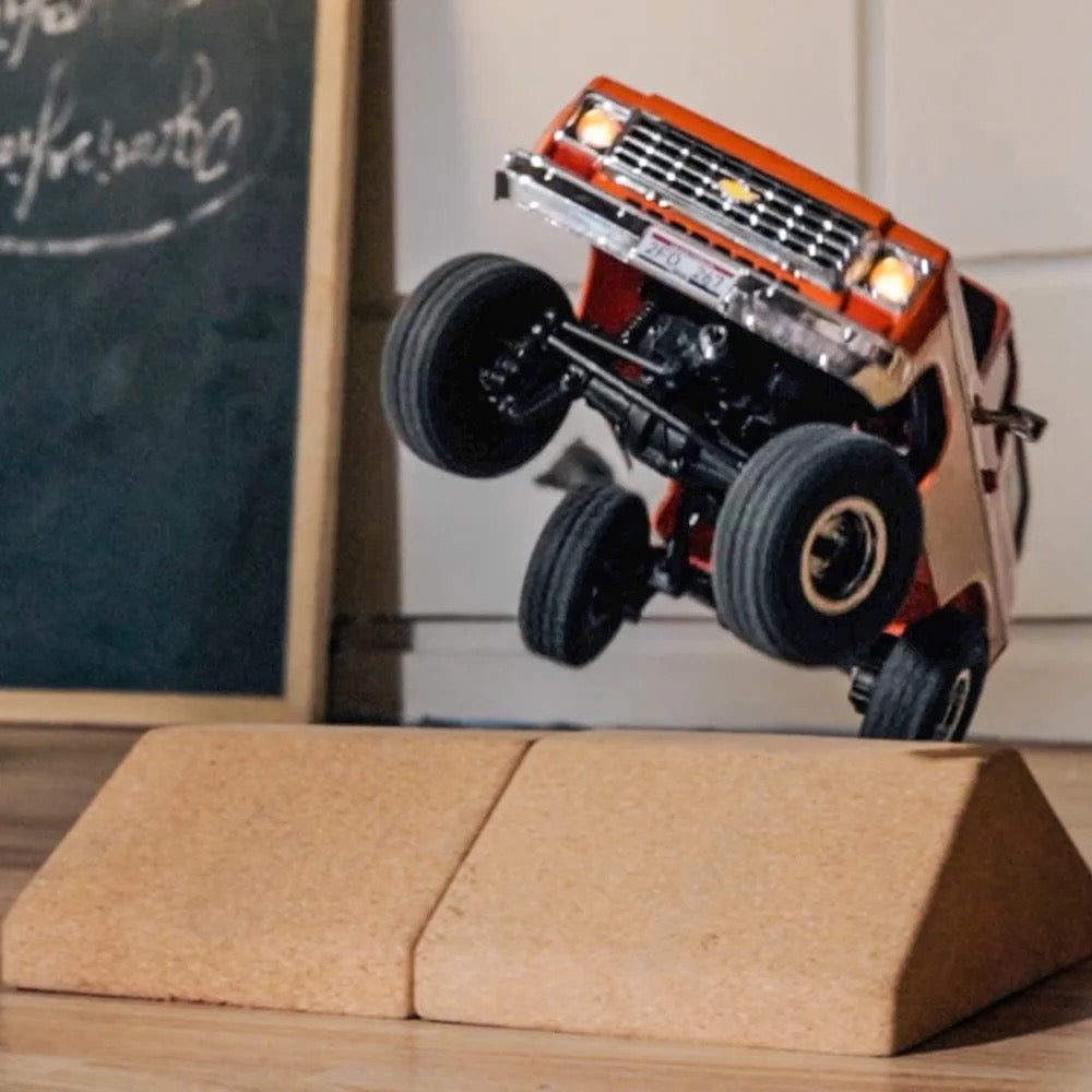 FMS-FCX24Chevrolet_1:24_Chevrolet K5 Blazer Trail Boss_Portal Axles + 2-Speed Transmission