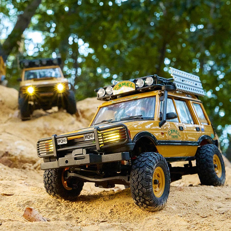 FMS-FCX24M_1:24_LAND ROVER Family_Land Rover Camel Trophy Heritage_Licensed Scaler_Portal Axles (Safari Sand)