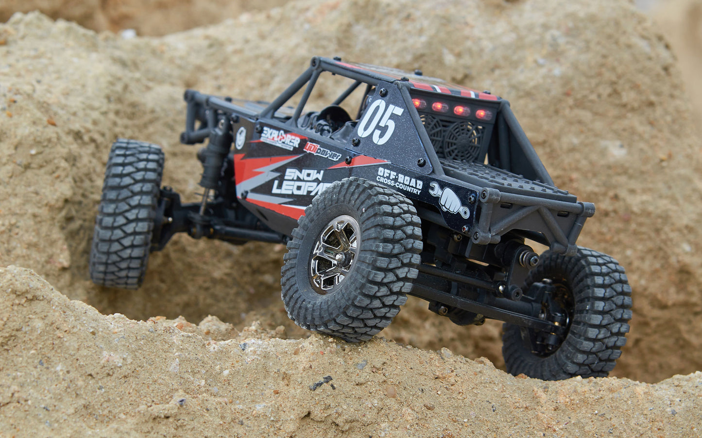 UDRC-UCX2405_1:24_small scale simulation off-road vehicle_tube frame structure