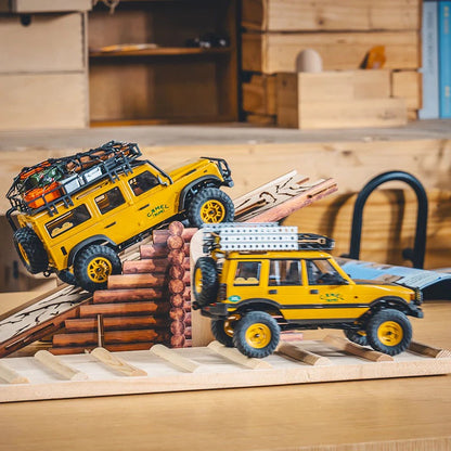 FMS-FCX24M_1:24_LAND ROVER Family_Land Rover Camel Trophy Heritage_Licensed Scaler_Portal Axles (Safari Sand)