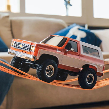 FMS-FCX24Chevrolet_1：24_Chevrolet K5 Blazer Trail Boss_Portal Axles + 2-Speed Transmission
